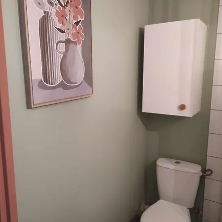 Studette Chaleureuse 아파트 투르